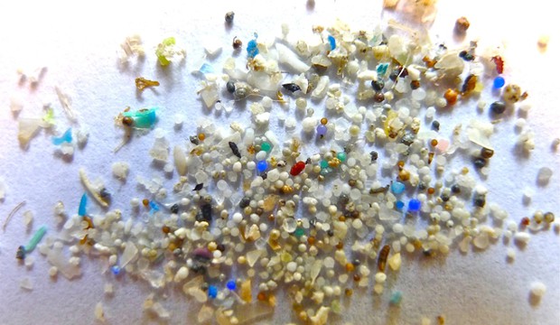 Microplastic (5gyres.org).
