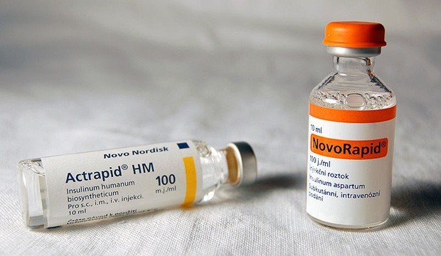 insulin_vial_2_wikipedia.jpg