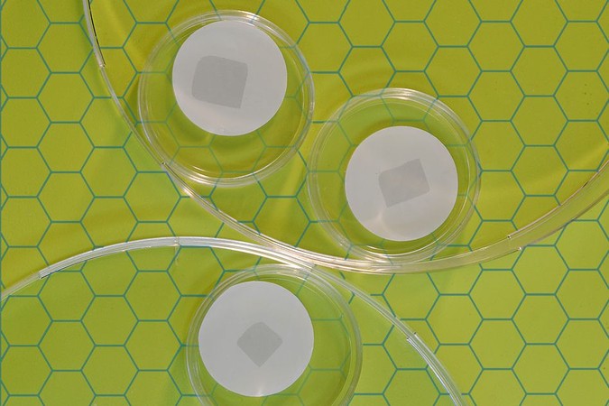 MIT-Big-Graphene.jpg